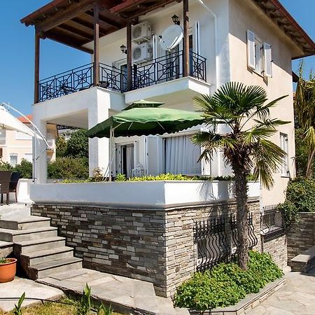 Beach Front Villa Nea Kallikrateia Eksteriør billede