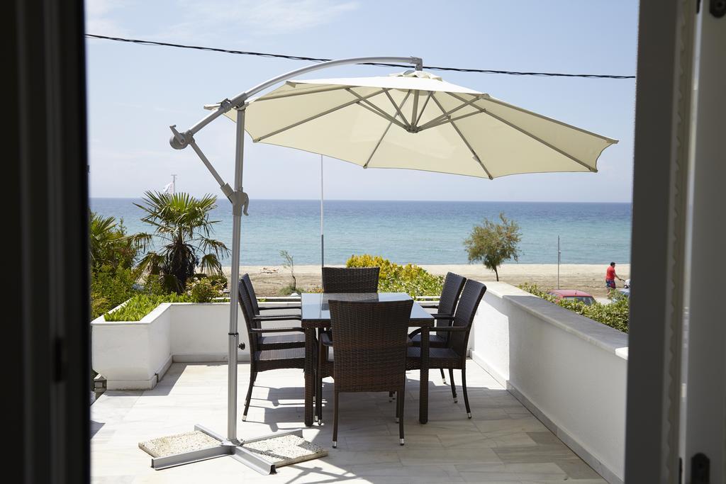 Beach Front Villa Nea Kallikrateia Eksteriør billede