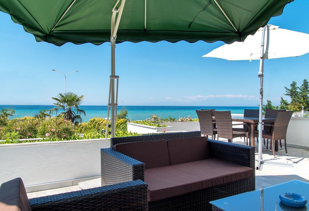Beach Front Villa Nea Kallikrateia Eksteriør billede