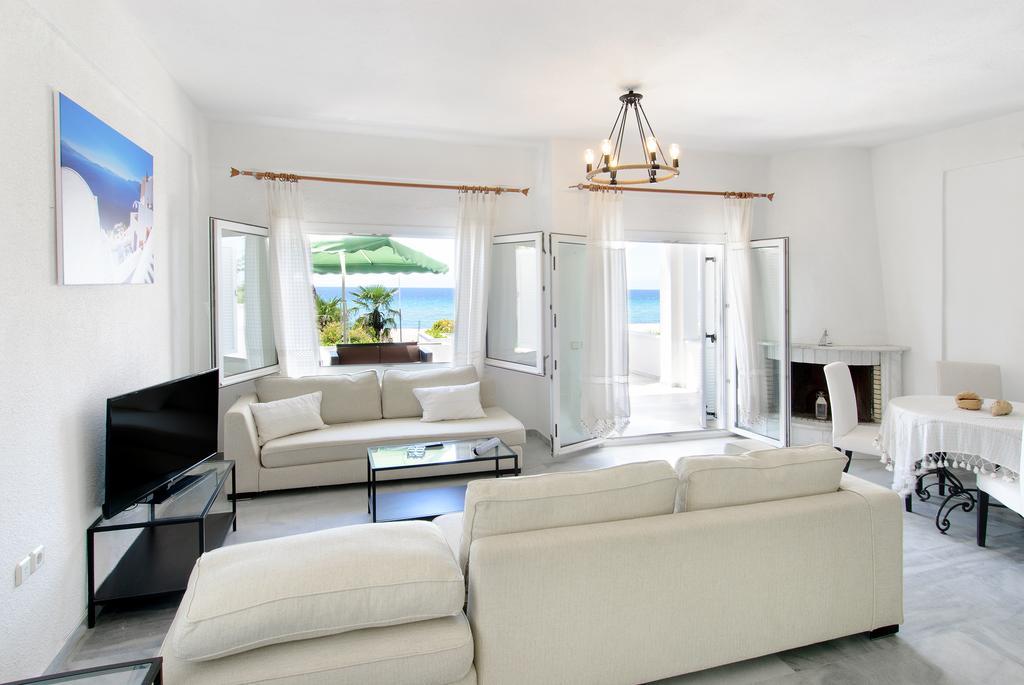 Beach Front Villa Nea Kallikrateia Eksteriør billede