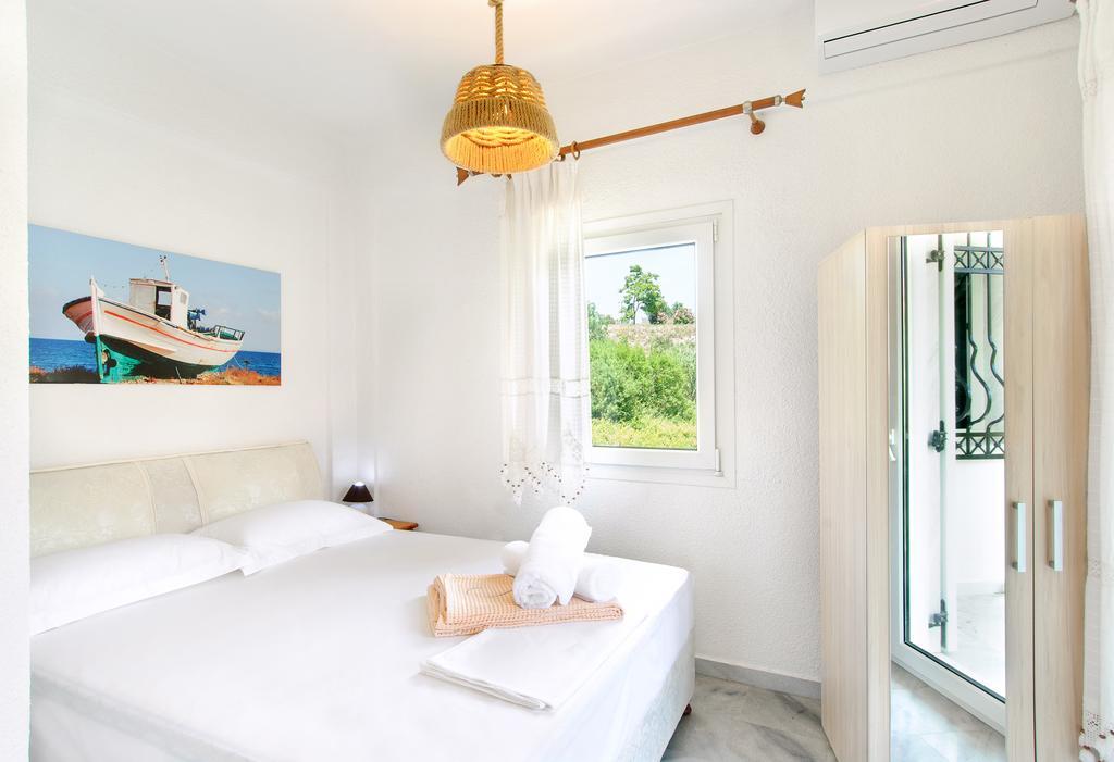 Beach Front Villa Nea Kallikrateia Eksteriør billede